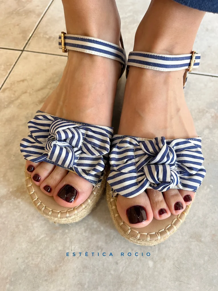 Manicura y pedicura 15