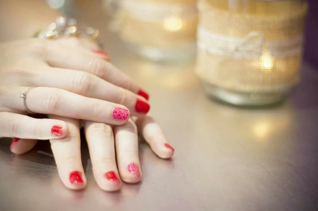 Manicura y pedicura 16
